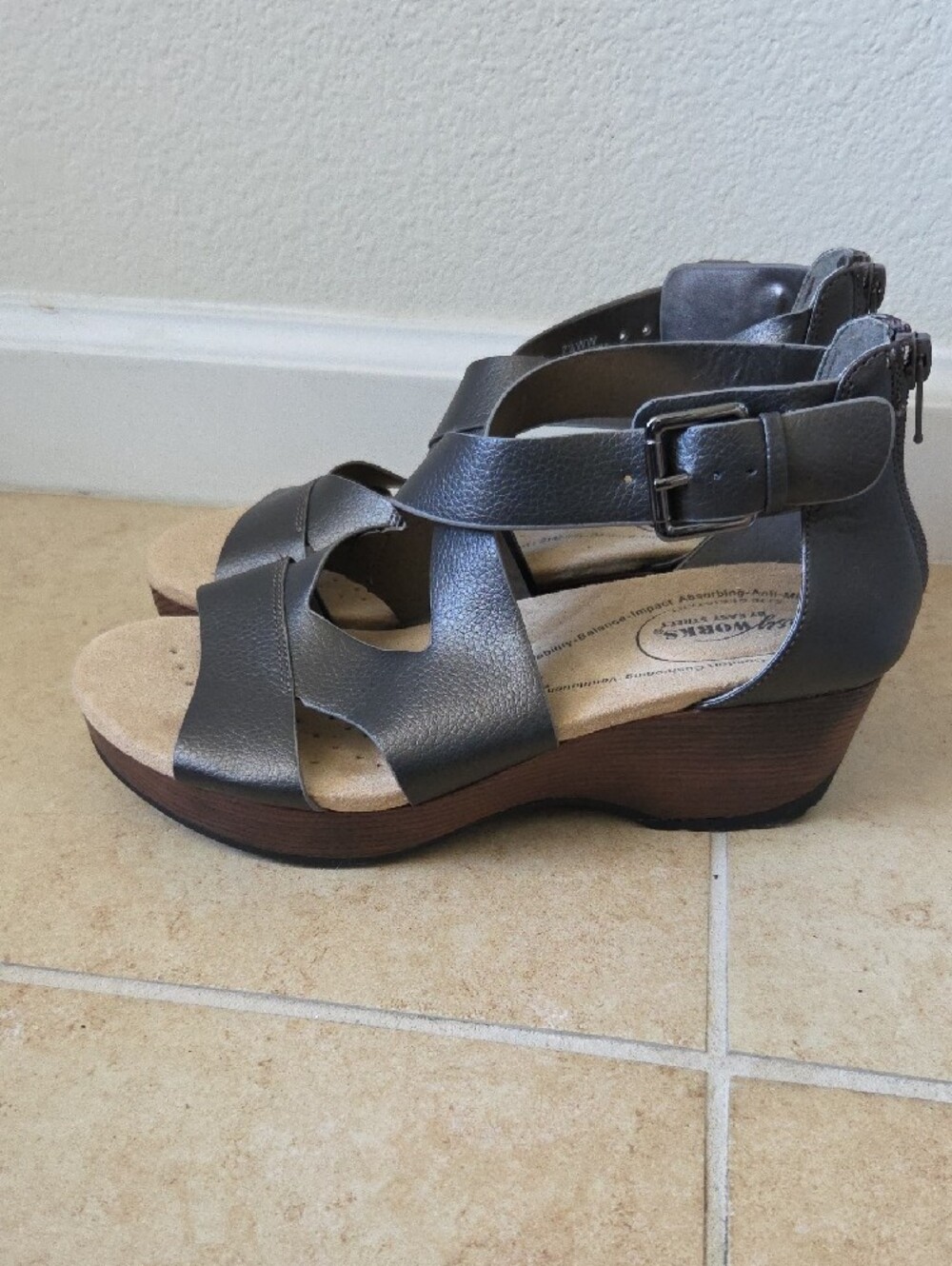 EASY STREET Rosa Crisscross Wedge Sandals Charcoal Sz 7.5WW Comfy Cushioned - Picture 5 of 15